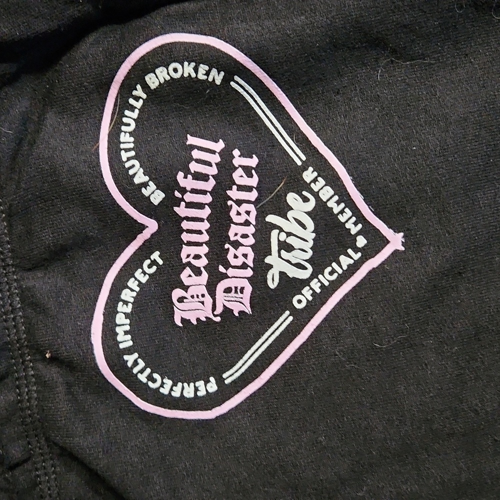 Beautiful Disaster Shorts - Picture 3 of 6